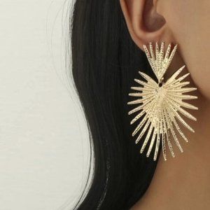 NEW Revolve Shashi Gold Throne Earrings